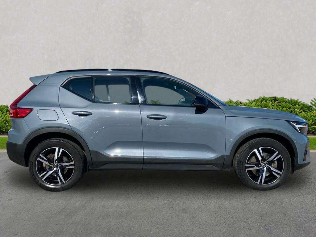 Volvo XC40 2.0 B3p Plus Dark Grey #3