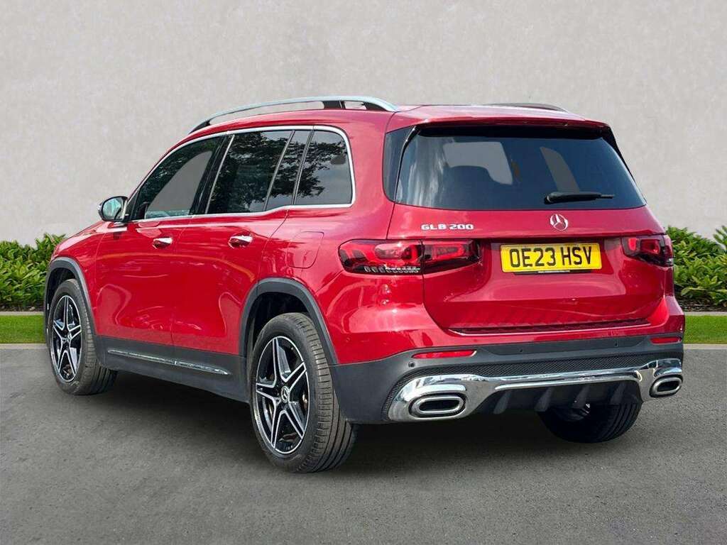 Mercedes-Benz GLB Class Glb 200 Amg Line Premium 7G-tronic Red #2