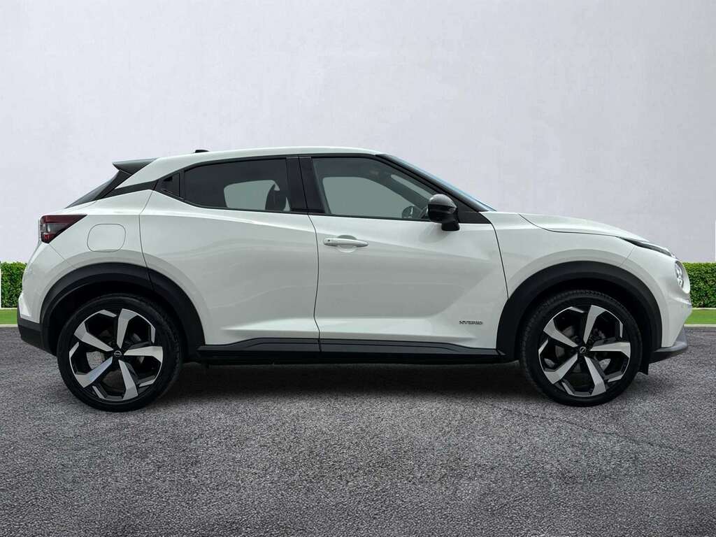 Nissan Juke 1.6 Hybrid Tekna White #3