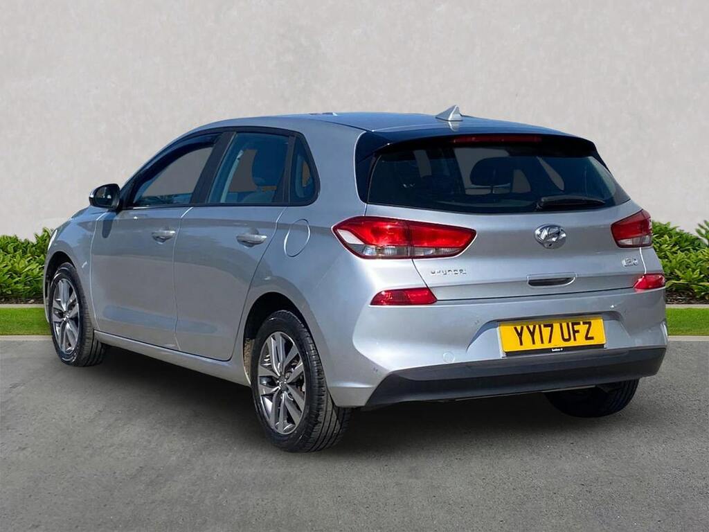 Hyundai I30 1.6 Crdi Se Nav Silver #2