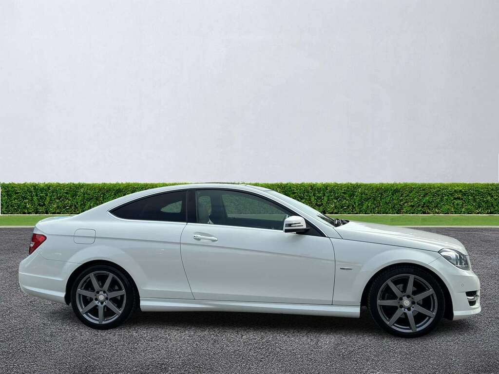 Mercedes-Benz C Class C250 Cdi Blueeff Amg Sport Edition 125 White #3