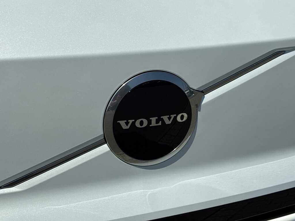 Volvo EX30 200Kw Sm Extended Range Plus 69Kwh White #5