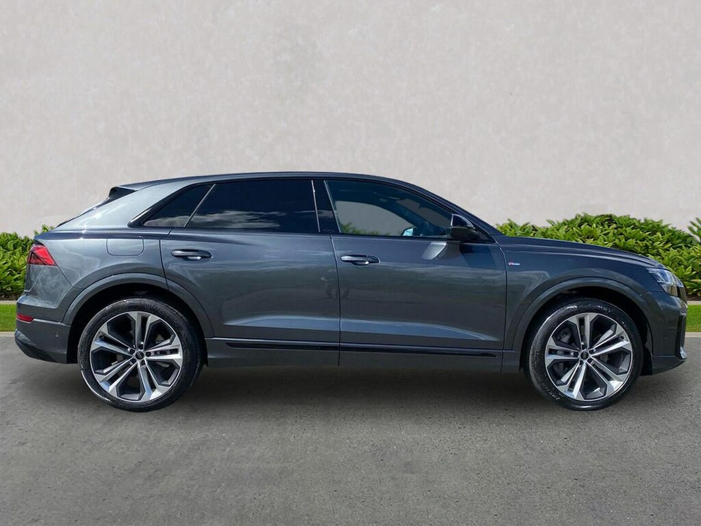 Audi Q8 e tron 3.0 E-hybrid V6 22Kwh Black Edition Suv Grey #3