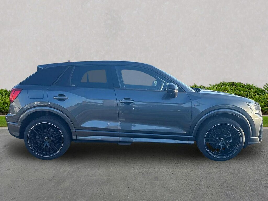 Audi Q2 35 Tfsi Black Edition S Tronic Grey #3