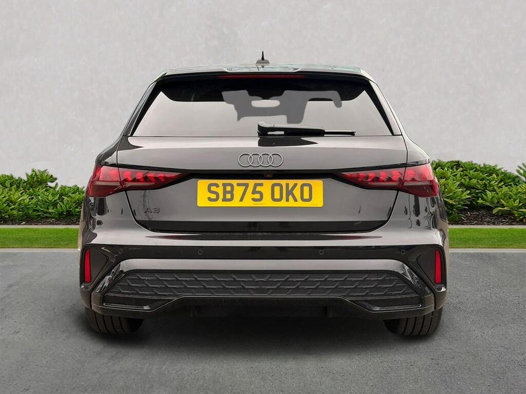 Audi A3 2.0 Tdi 150 Black Edition S Tronic Black #4