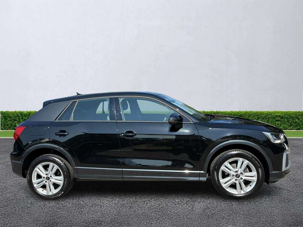 Audi Q2 35 Tfsi Sport S Tronic Black #3