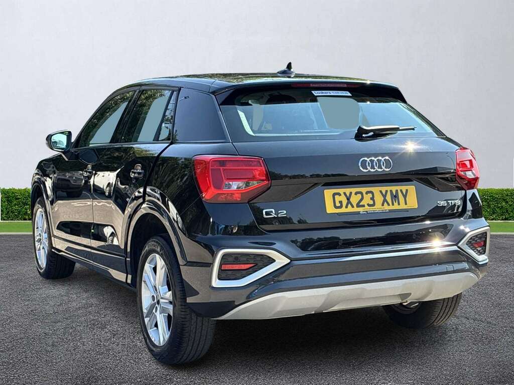 Audi Q2 35 Tfsi Sport S Tronic Black #2