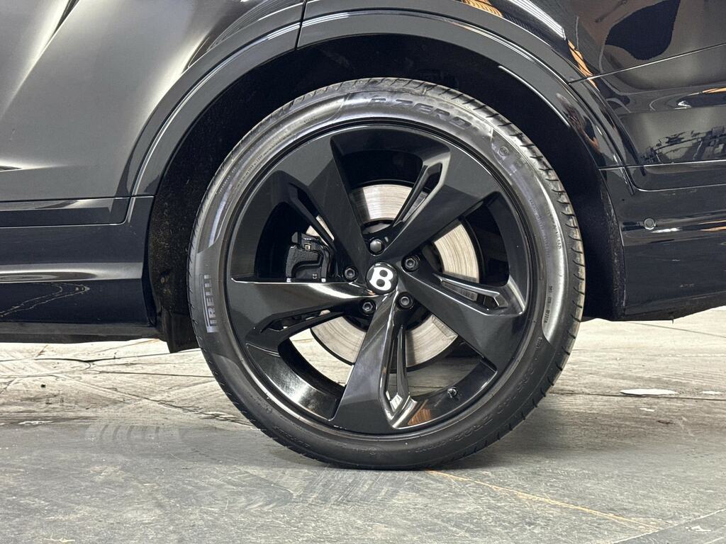 Bentley Bentayga 3.0 Tfsi V6 17.3Kwh Suv Plug-in Hybrid Green #25