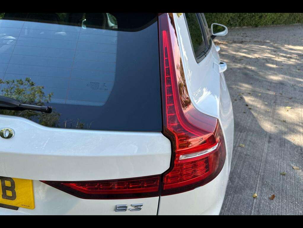 Volvo V60 2.0H T6 Recharge 11.6Kwh Inscription Plug-in Awd Black #36