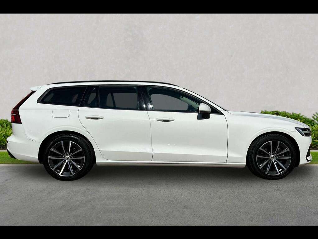 Volvo V60 2.0 B3p Momentum White #3