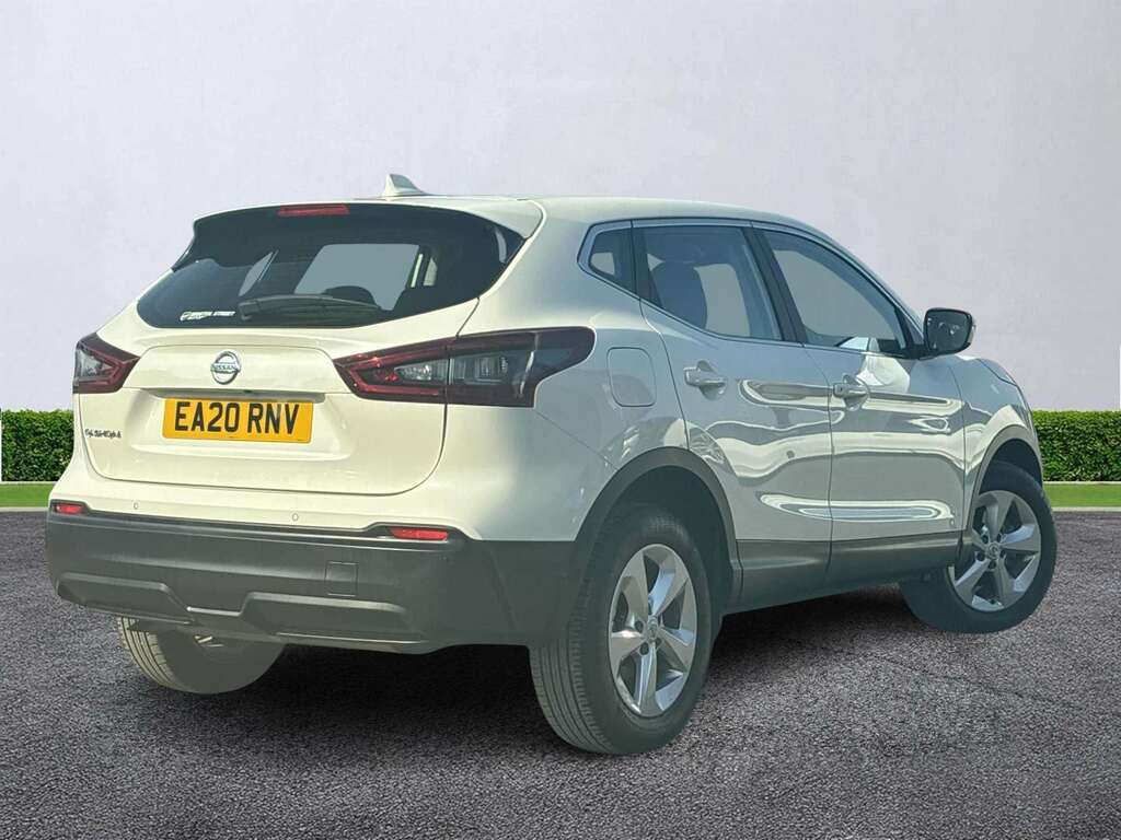 Nissan Qashqai 1.3 Dig-t 160 Acenta Premium Dct White #2