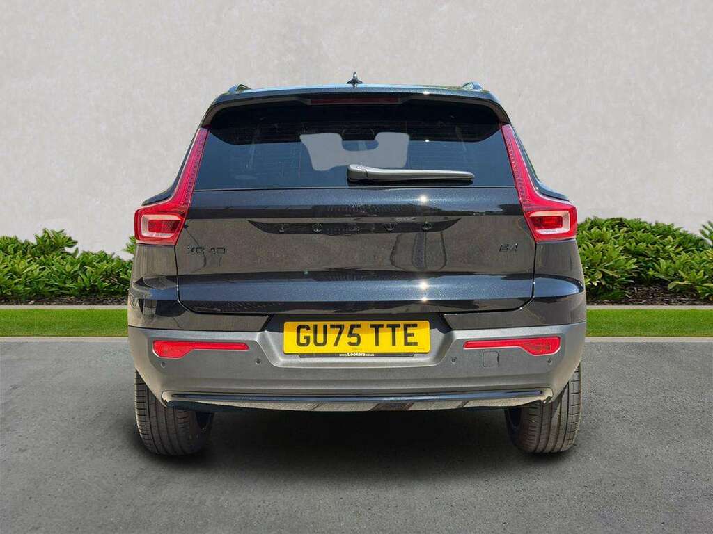 Volvo XC40 2.0 B4p Plus Black Edition GU75TTE Black #4