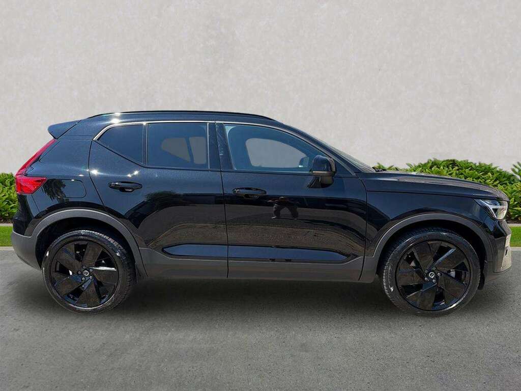 Volvo XC40 2.0 B4p Plus Black Edition GU75TTE Black #3