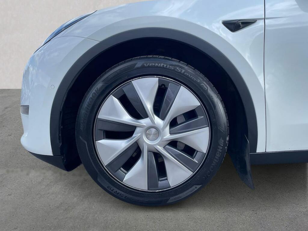 Tesla Model Y Dual Motor Long Range Suv 4Wde AJ22GVZ White #6
