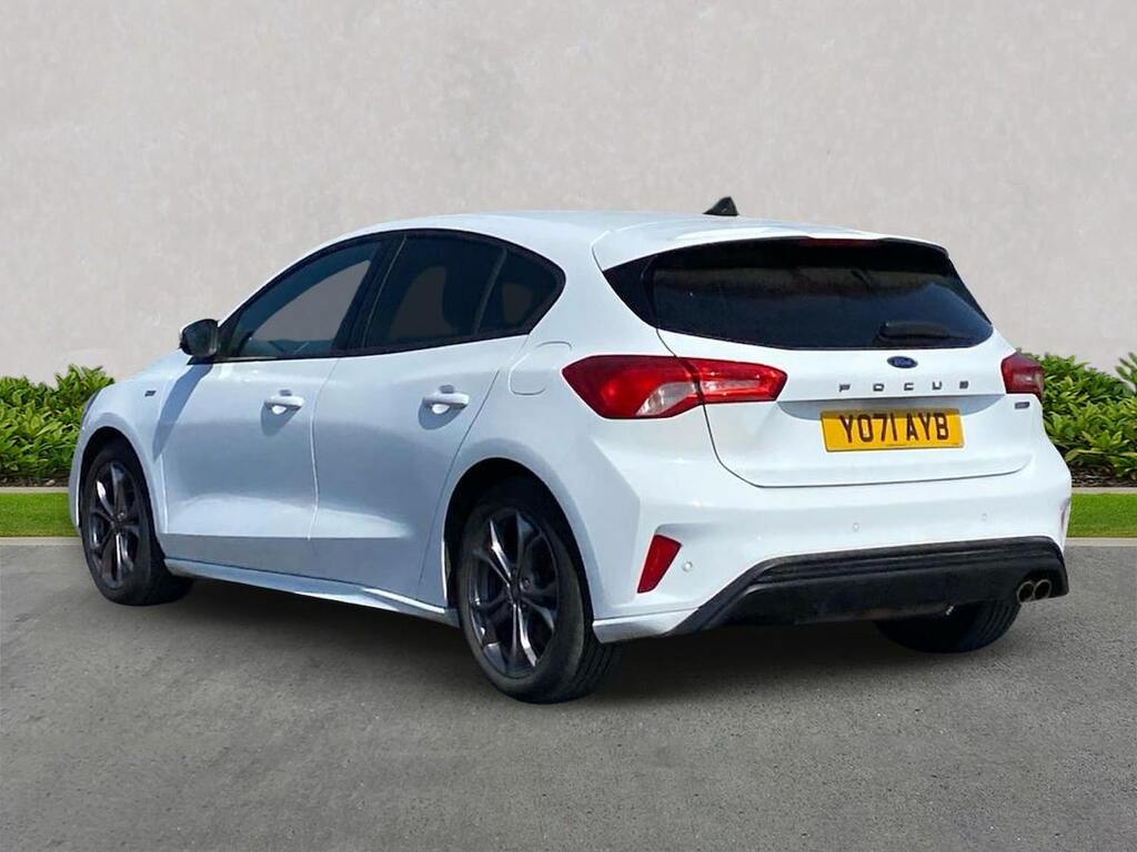 Ford Focus 1.0 Ecoboost Hybrid Mhev 125 St-line Edition YO71AYB White #2