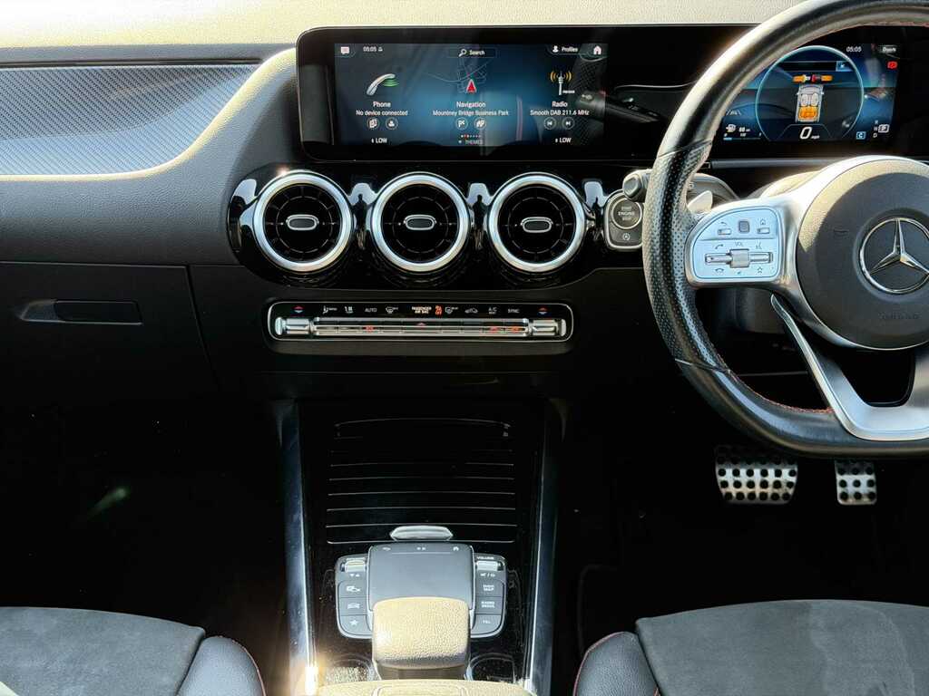 Mercedes-Benz GLA Class 1.3 Gla200 Sport Suv 7G-dct Euro 6 Ss Black #22