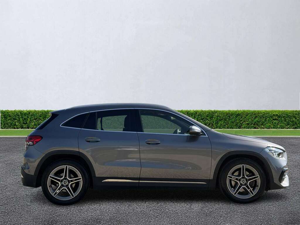 Mercedes-Benz GLA Class Gla 200D Amg Line Executive Grey #2
