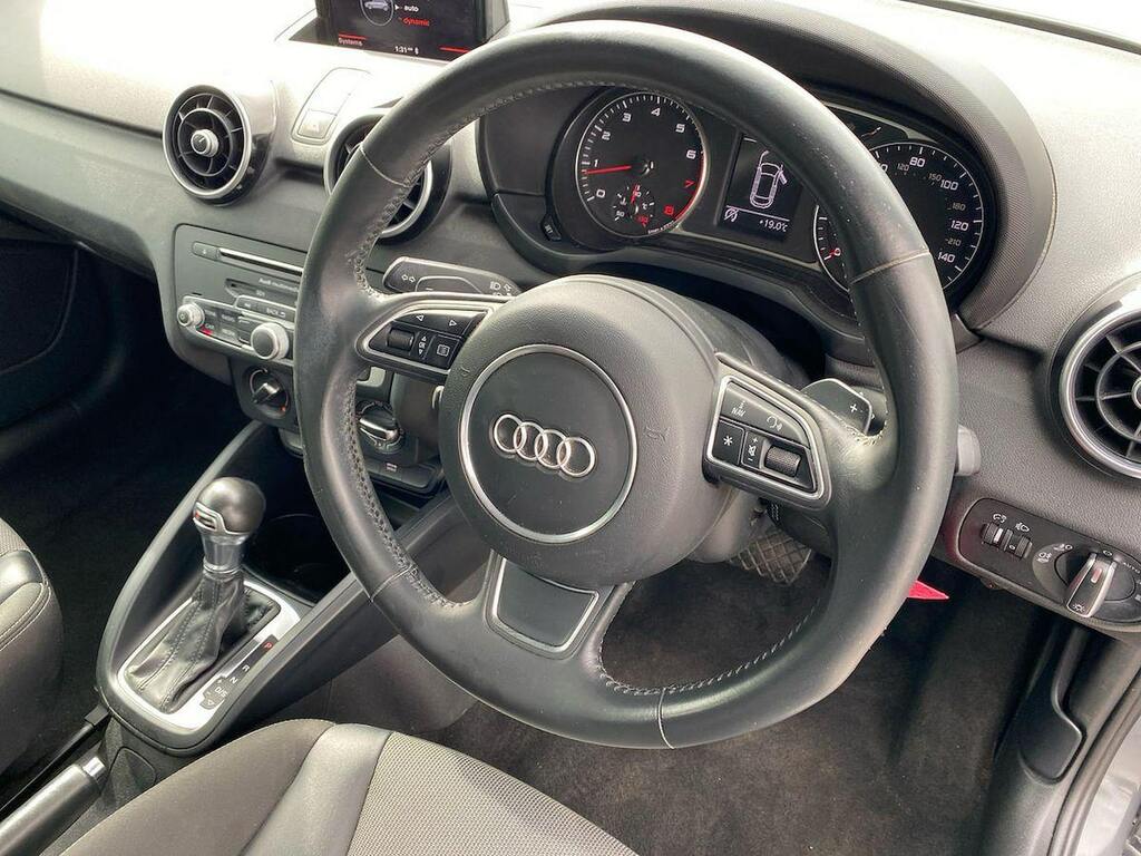 Audi A1 1.6 Sportback Tdi Se Black 0 Tax Dab Black #9