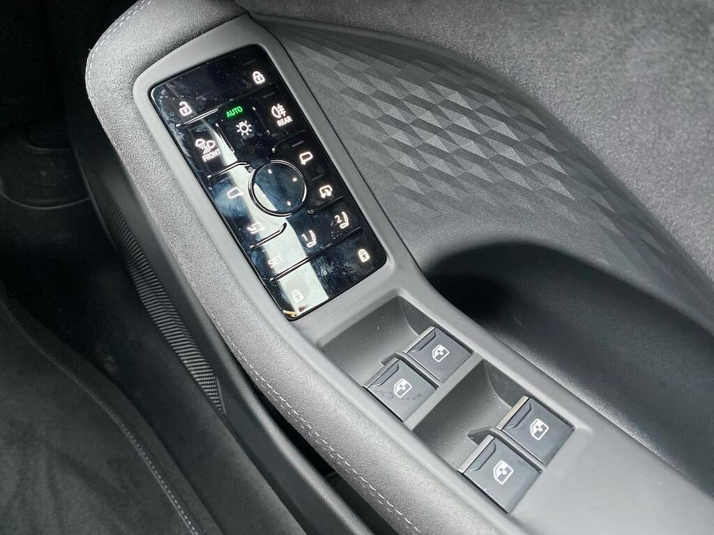 Audi A6 Saloon Launch Edition Black #21