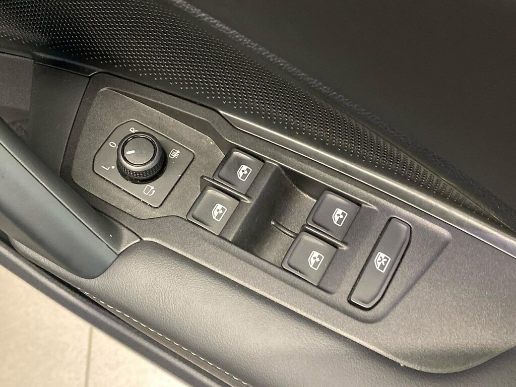 Volkswagen Tiguan 1.5 Tsi Ehybrid 19.7Kwh R-line Suv Plug Green #21