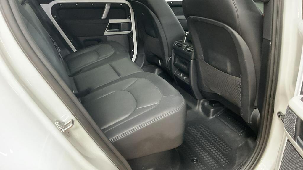 Land Rover Defender 3.0 D250 Mhev X-dynamic Se Suv 4Wd White #4