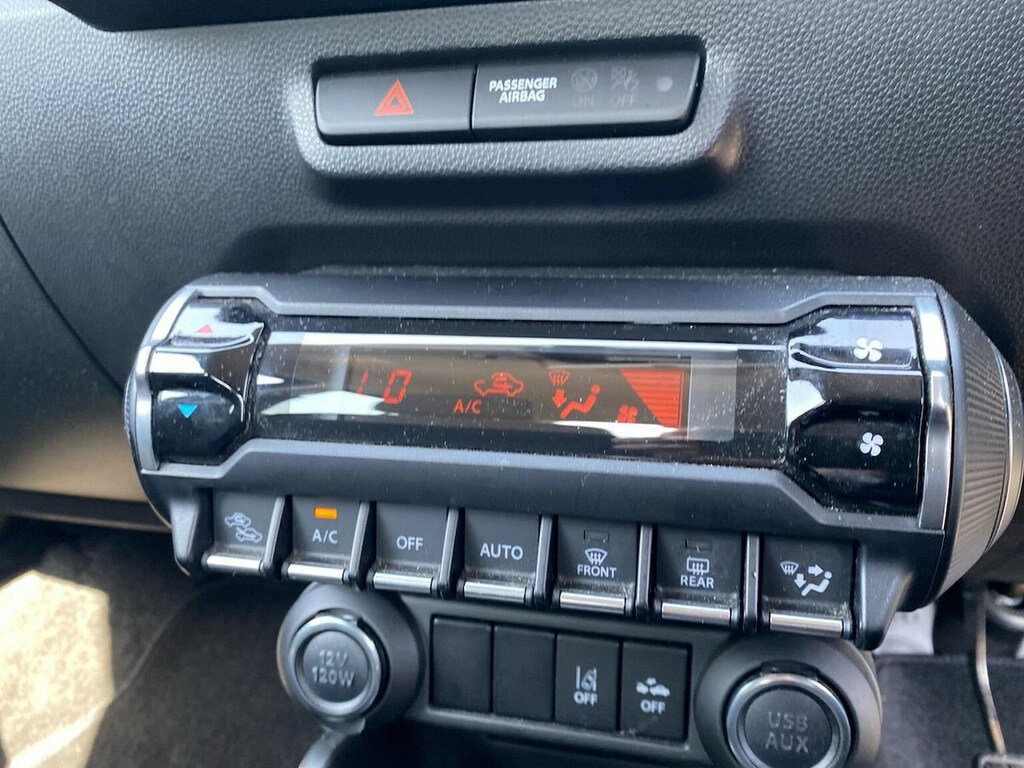 Suzuki Ignis Hatchback #12