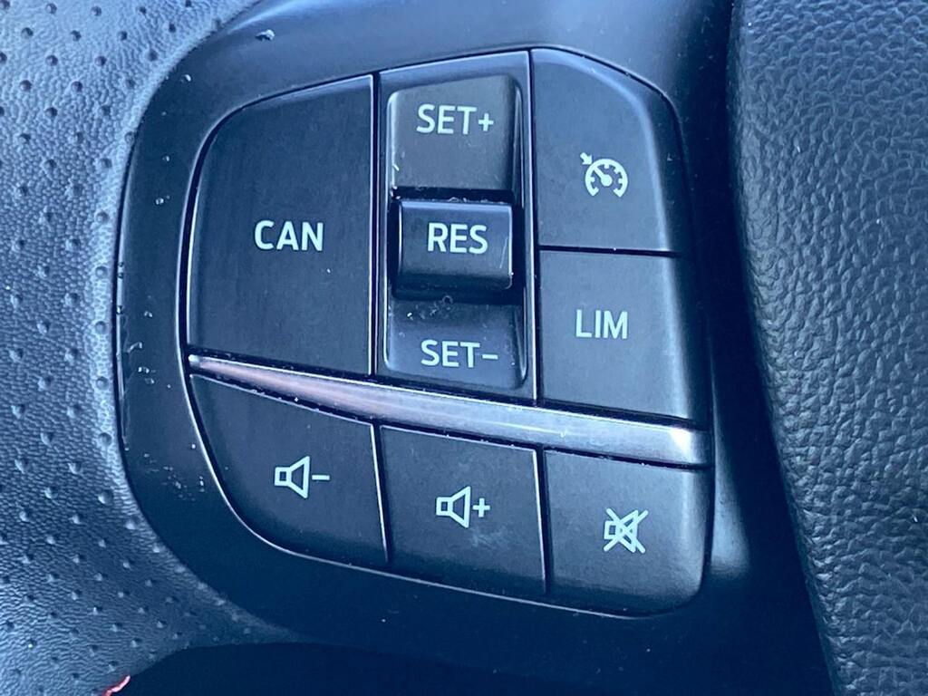Ford Focus Estate 2.3 Focus St Estate 2.3L Ecoboost 280Ps Fwd White #26