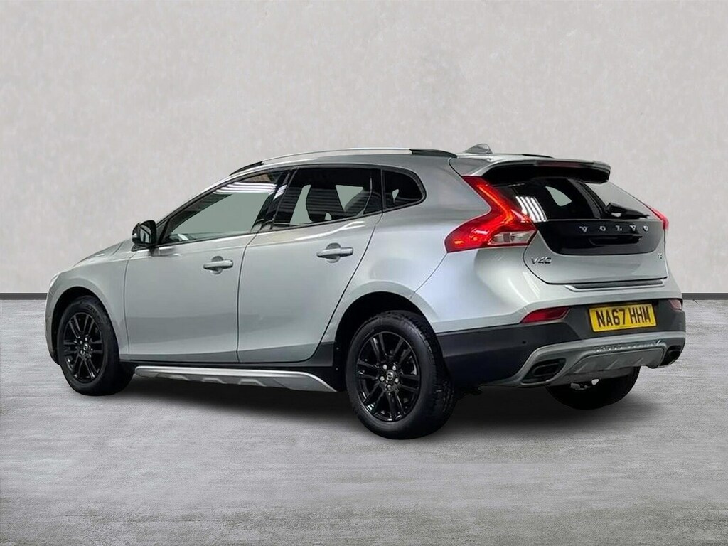 Volvo V40 2.0 T3 Nav Plus Hatchback Euro 6 Silver #2