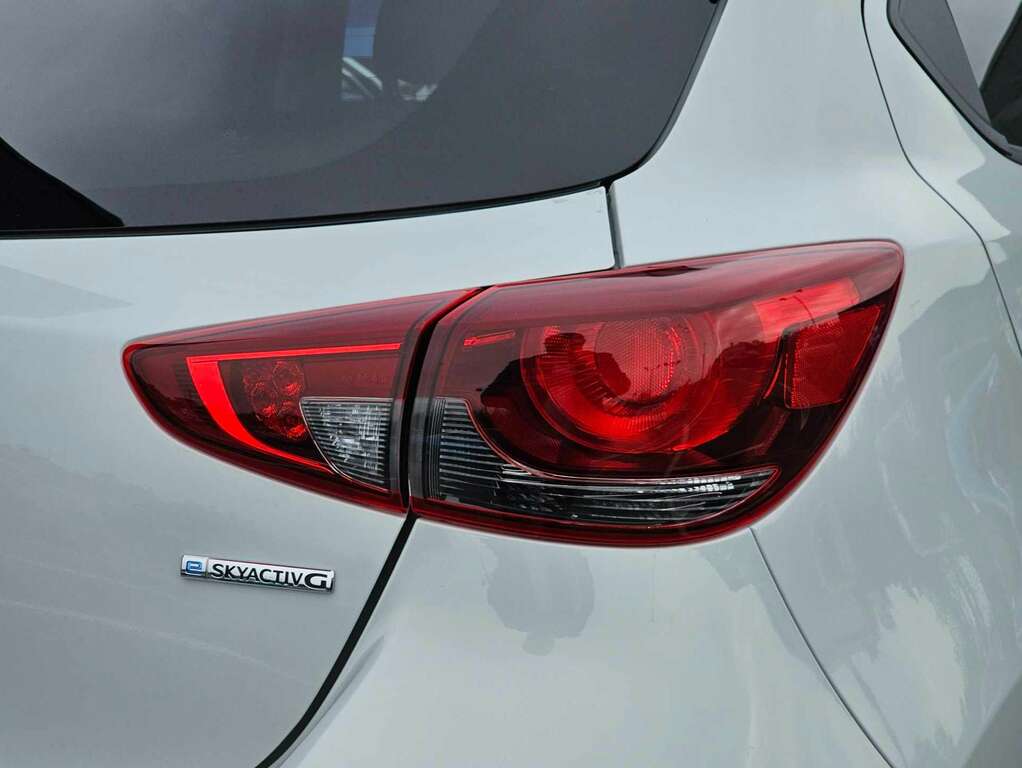 Mazda 2 Hybrid Black #18