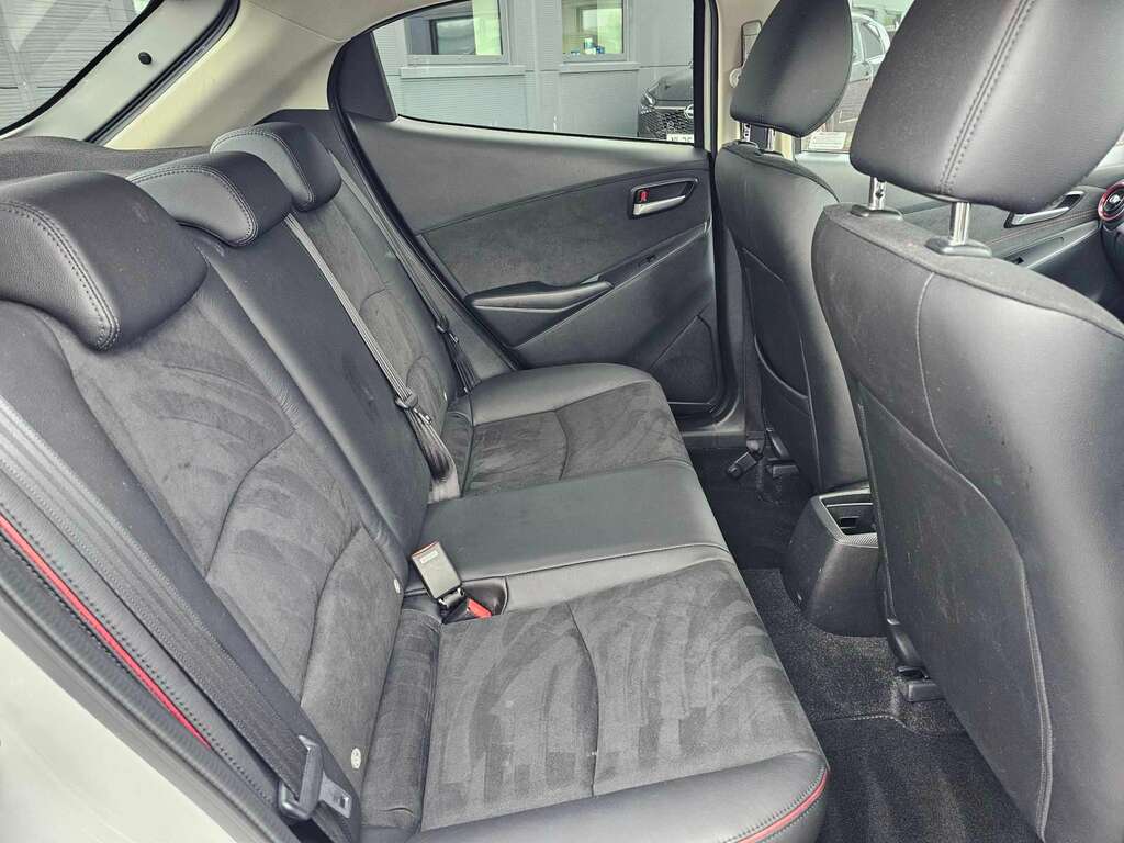 Mazda 2 Hybrid Black #25