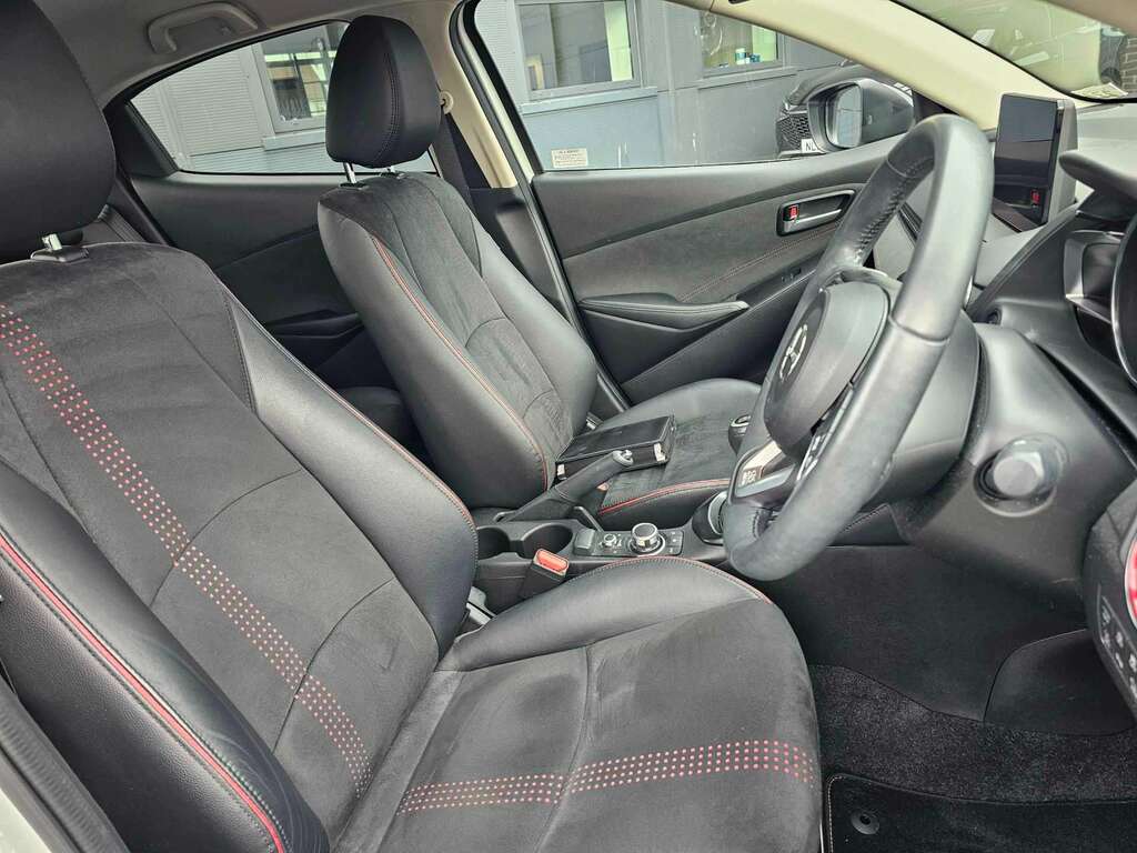 Mazda 2 Hybrid Black #28