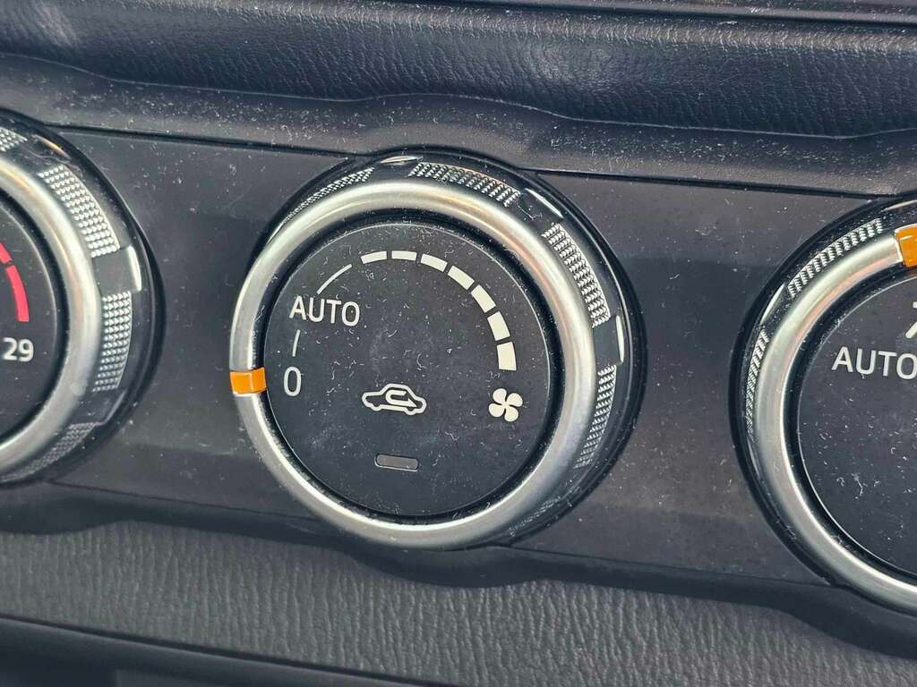 Mazda 2 Hybrid Black #38
