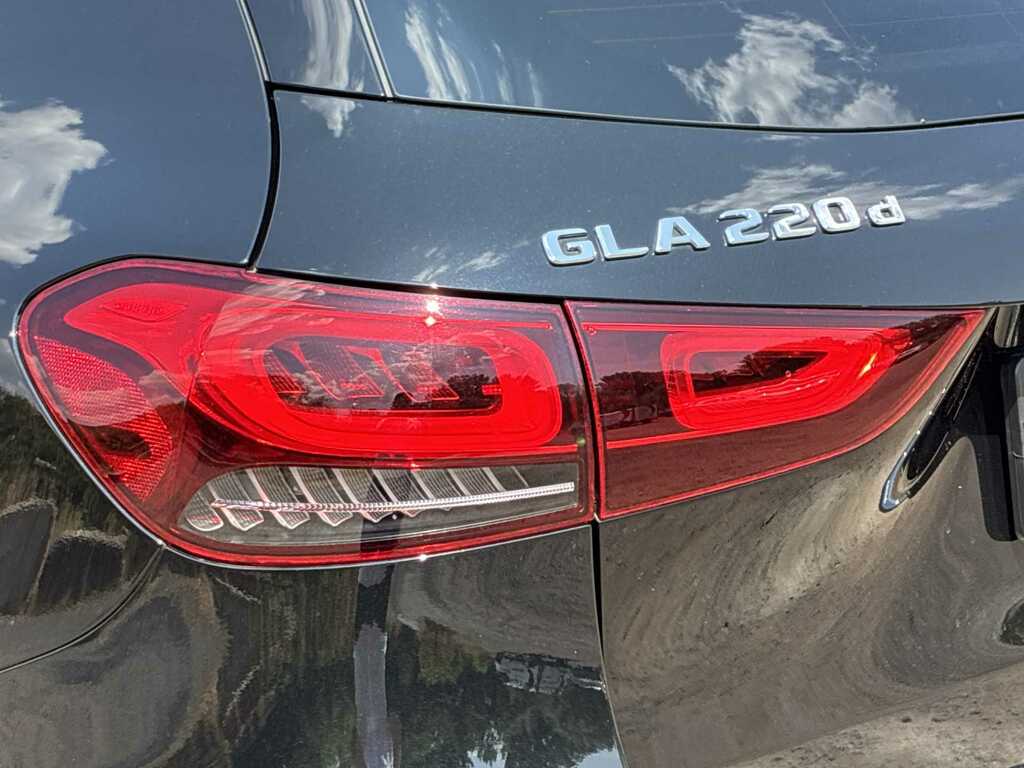 Mercedes-Benz GLA Class Amg Line Premium Plus 224 20, Fsh, Finance F  #35