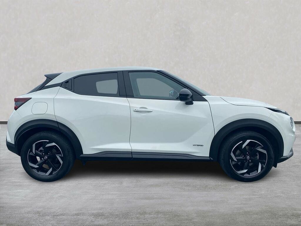 Nissan Juke Juke 1.6 Hybrid N-connecta Hatchback GSZ5510 White #3