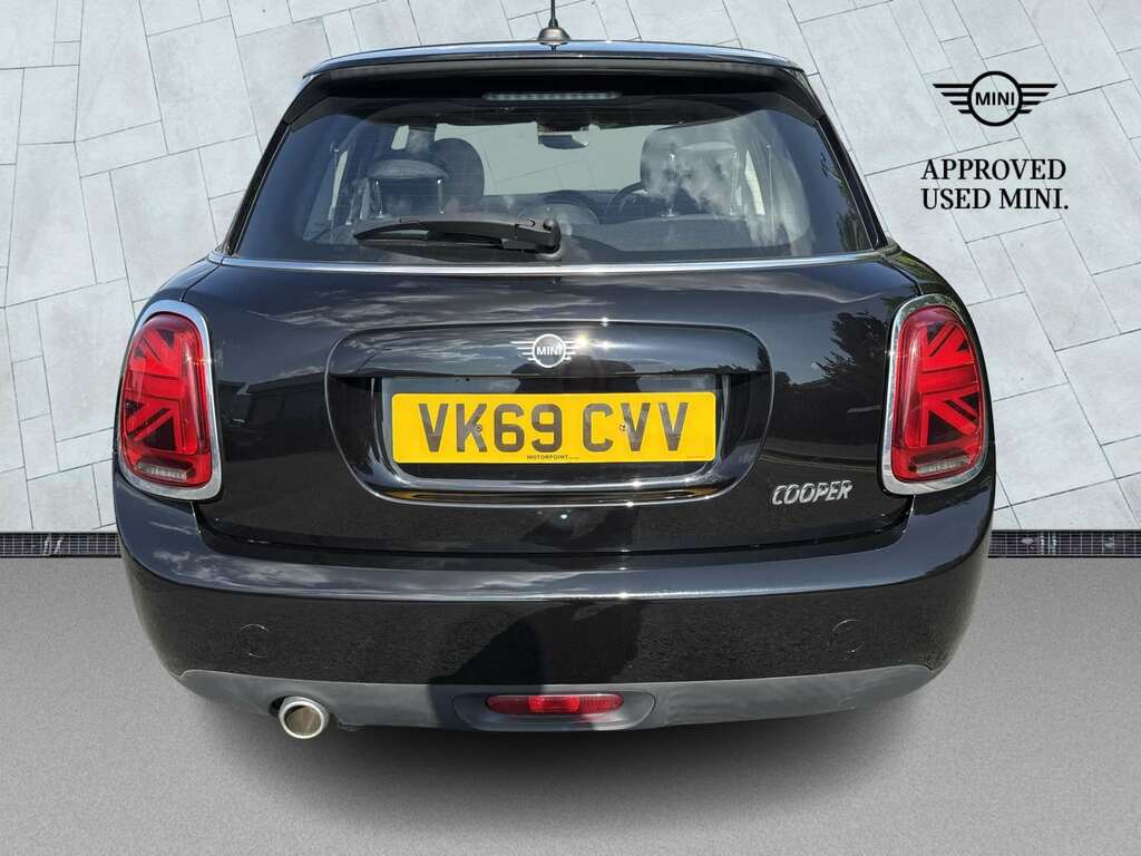 Mini Hatch 1.5 Cooper Classic Ii Black #4