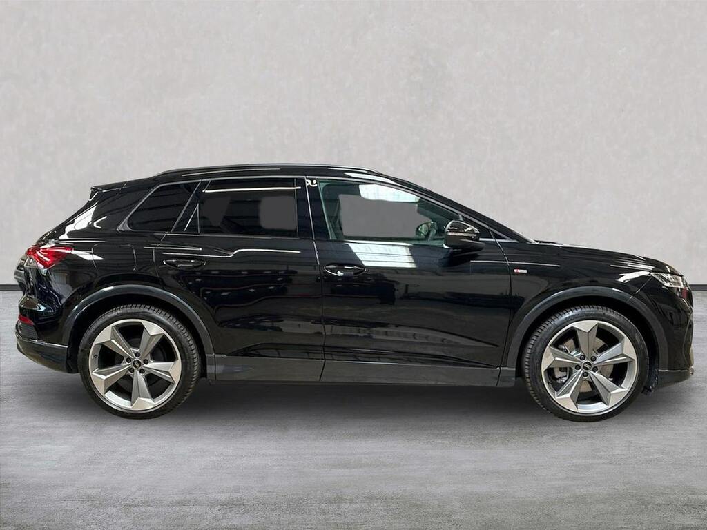 Audi Q4 E Tron 45 Black Edition Suv 82Kwh 286 Black #3