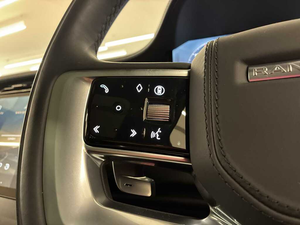 Land Rover Range Rover Automatic Black #38