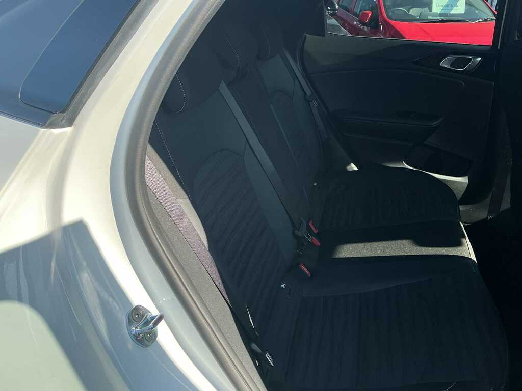 Kia Xceed Pure Blue #15