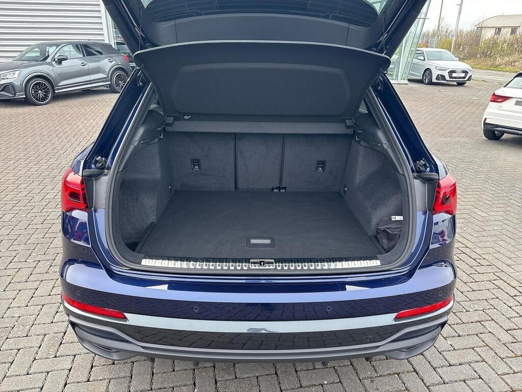 Audi Q3 S Line Black #17