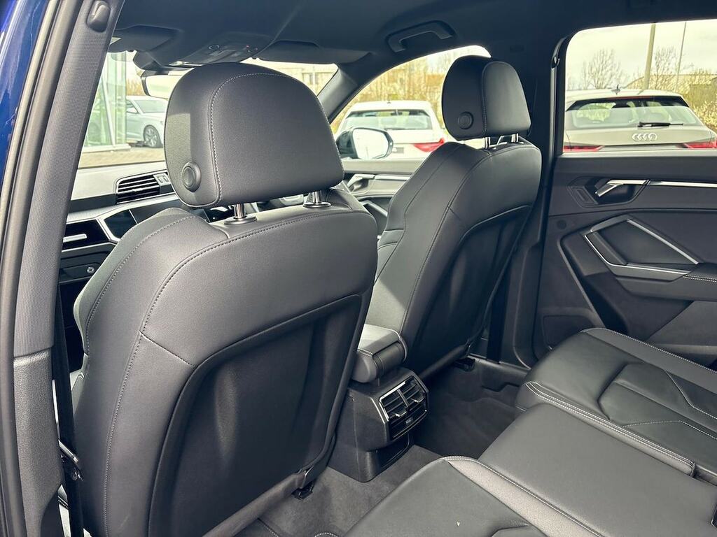 Audi Q3 S Line Black #32