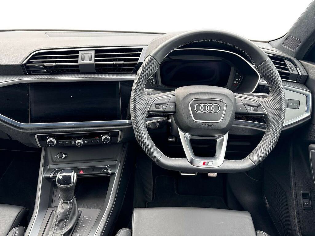 Audi Q3 S Line Black #9