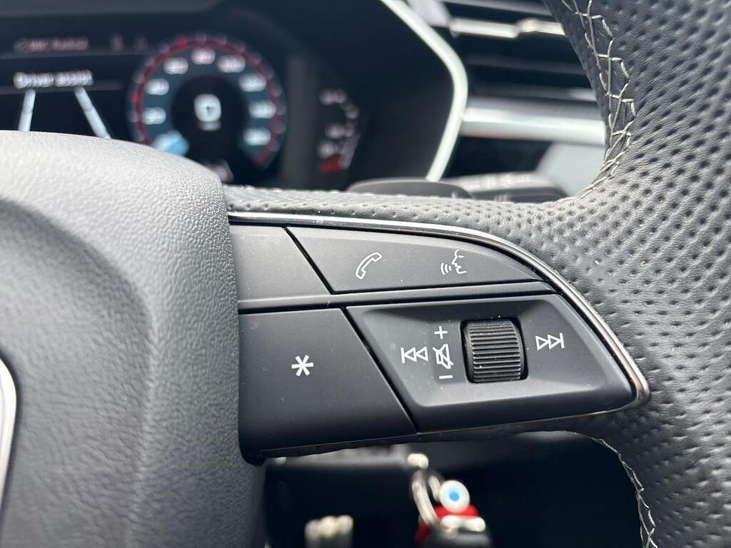 Audi Q3 S Line Black #27