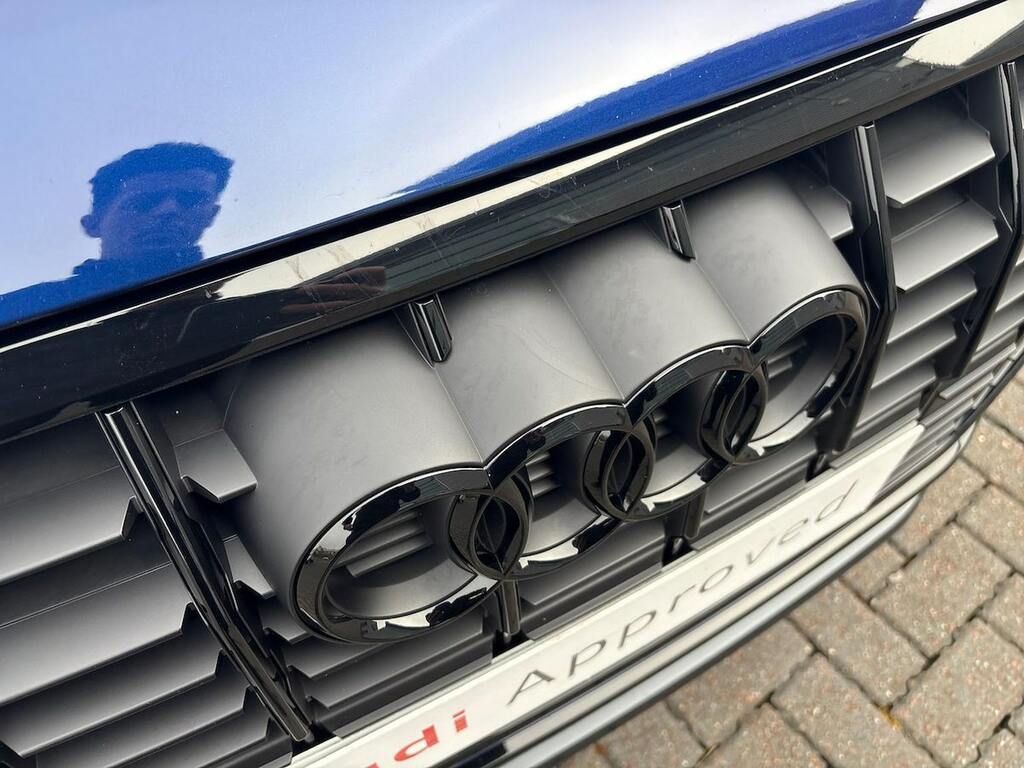 Audi Q3 S Line Black #33