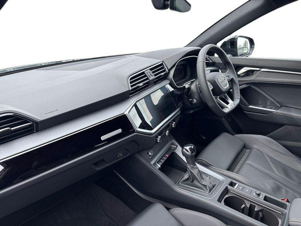 Audi Q3 S Line Black #7