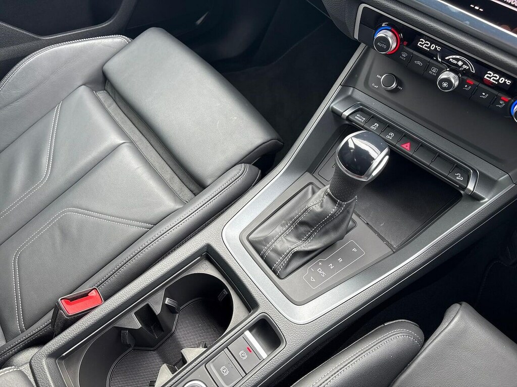 Audi Q3 S Line Black #13