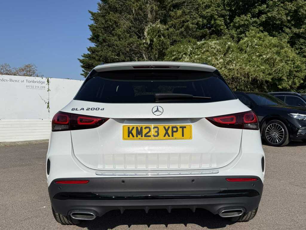 Mercedes-Benz GLA Class Gla 200D Amg Line Premium Plus Night Ed White #6