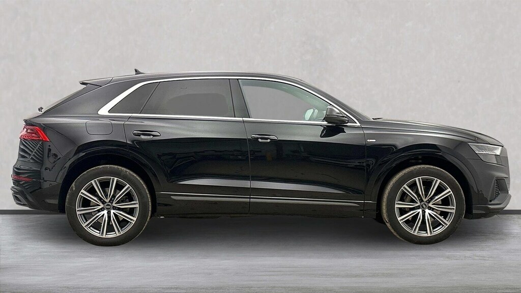 Audi Q8 Tfsi V6 Black Edition Black #3
