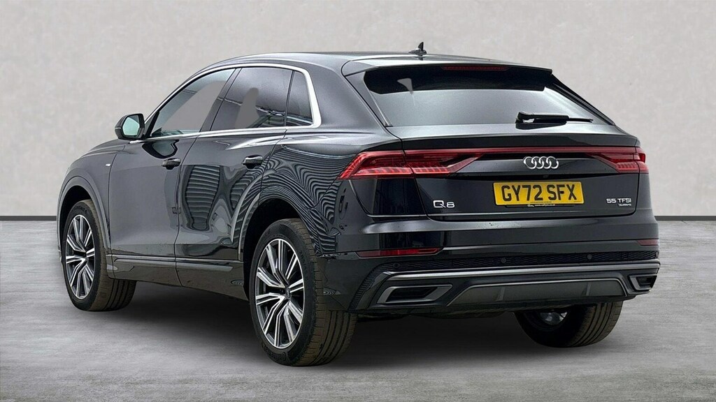 Audi Q8 Tfsi V6 Black Edition Black #2