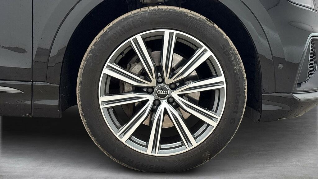 Audi Q8 Tfsi V6 Black Edition Black #4