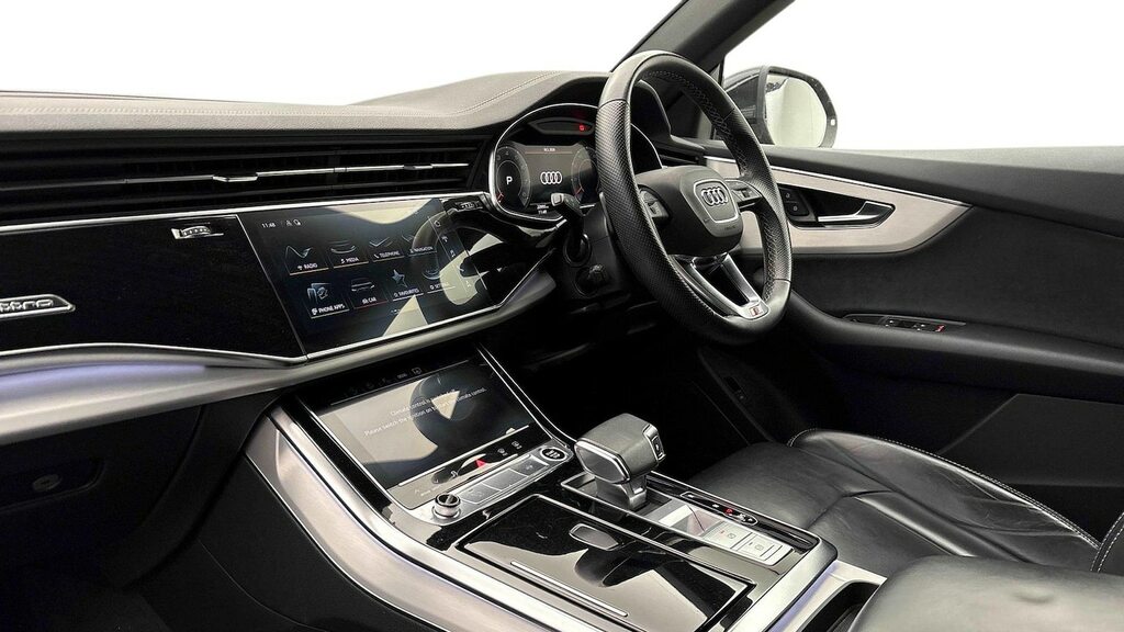 Audi Q8 Tfsi V6 Black Edition Black #5